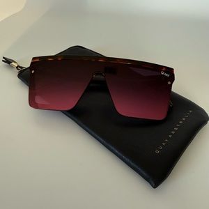 Quay Australia Hindsight Tortoiseshell Frames / Pink Smoke Lenses - Like New